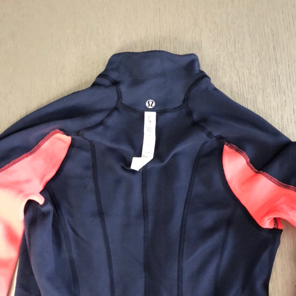Lululemon Pullover Reversible Size 4 - image 4